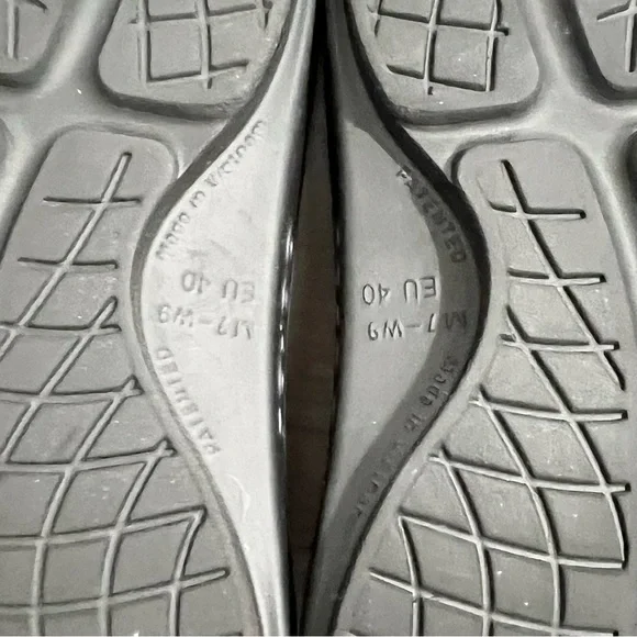 OOFOS Oorigional Sandal— Black - Picture 4 of 6